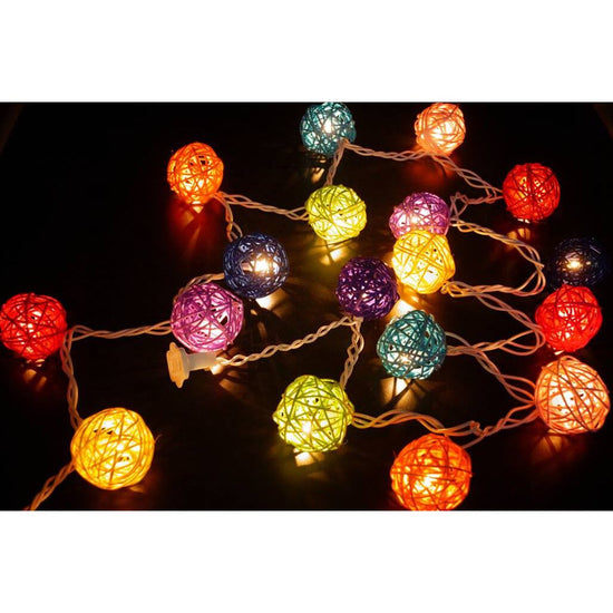 1 Set of Multi Coloured 5cm Rattan Cane 50 Ball Battery Powered LONG 5m String Lights Christmas Gift Home Wedding Party Bedroom Decoration Table Centrepiece