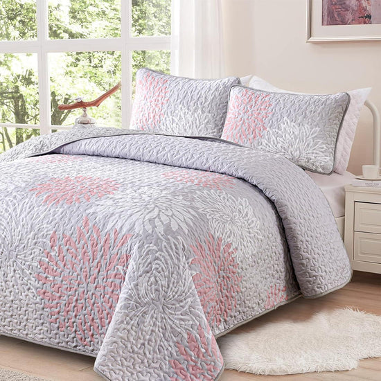 Mosaic Quilted coverlet and pillowcovers set: Unique Patchwork Design-Queen