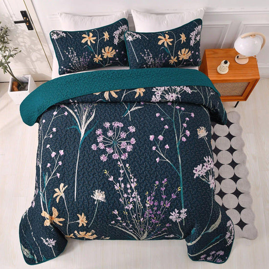 Abstract Quilted coverlet and pillowcovers set: Unique and Artistic-Queen