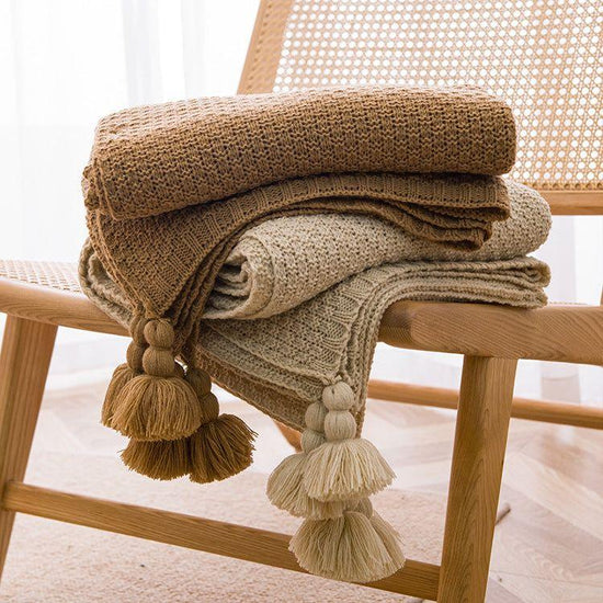 Off White 110cm x 150cm Soft Tassel Throw Blanket for Sofa or Bed, Cozy Casual Blanket for Office Nap, Minimalist Bed End Cover