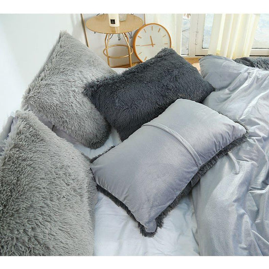 Black Faux Fur Pillowcase Set - Crystal Velvet Plush Throw Pillow Covers, Bedding Accent (50x70cm, Pair)