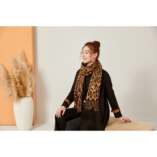 Leopard Print With Brown Background Heated Scarf - Electric Warming Scarf, Winter Outdoor Essential (Without power bank)
