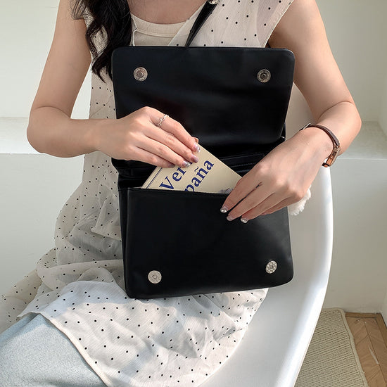 Black Minimalist Flap Shoulder Bag-Elegant Women&