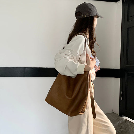 Dark Brown Fashionable Minimalist Bucket Tote Bag - Versatile & Spacious for Daily Commutes