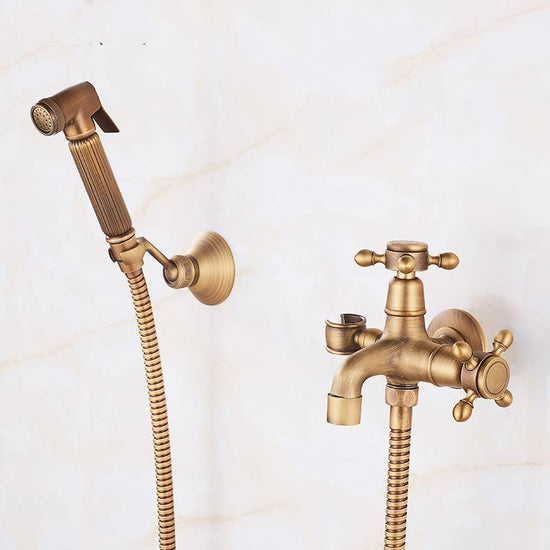 Antique Brass Faucet for Garden Hose, Fence, Bathroom & Outdoor Use – Durable and Stylish Faucet Accessory, Perfect for Home and Gardening - Bronze - Size Split Spray Gun Kit