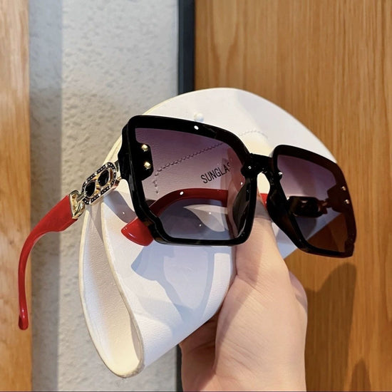 UV400 protective sunglasses can protect against ultraviolet rays and easily control various wearing styles. Cross-border explosions are discounted in a limited time!