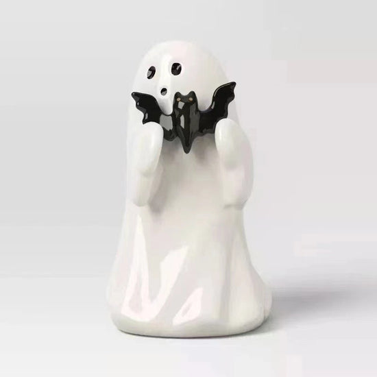 Creative Resin Middle Finger Ghosts Halloween Decorations 8CM Crafts Bat Ghost Compatible with Spranks Garden Decor
