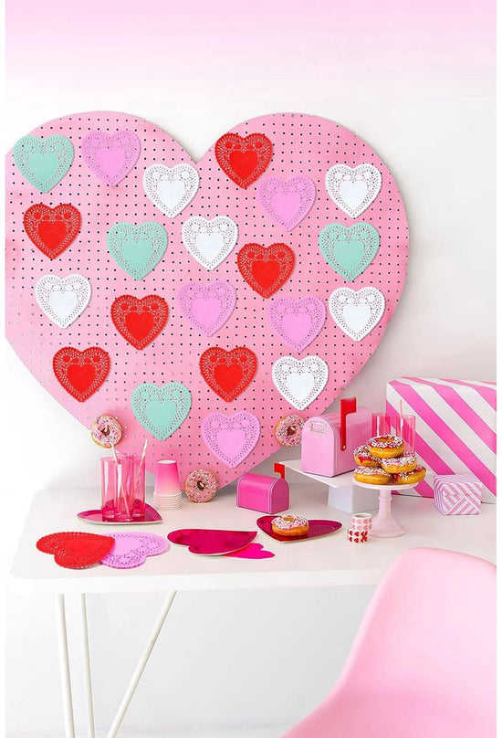 600 Paper Heart Tablecloths - Valentine&