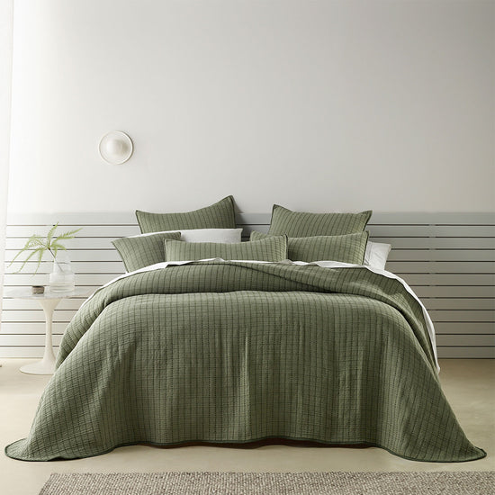 Bianca Bari Green Polyester Cotton Bedspread Set King