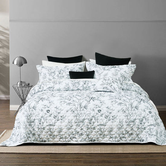 Bianca Gracie White Floral Printed Quilted Bedspread Set Queen