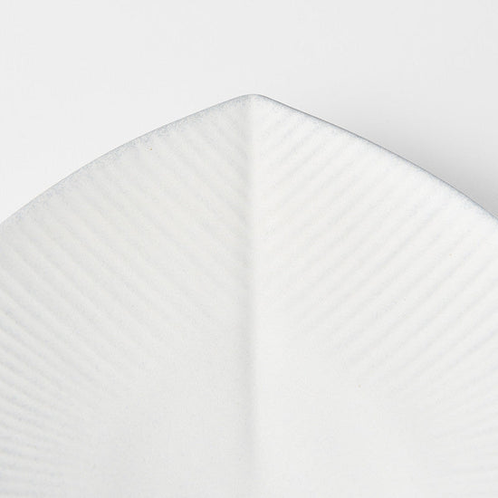 Plate 17.5cm Snow Leaf Glaze
