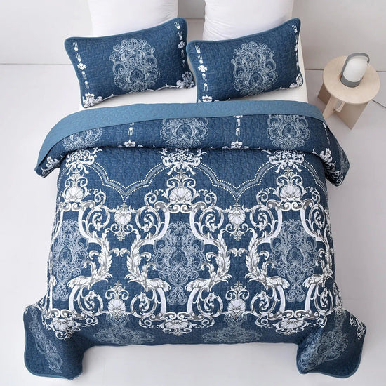 Alluring Quilted bedspread and pillowcovers set: Luxurious Bedroom Addition-Queen