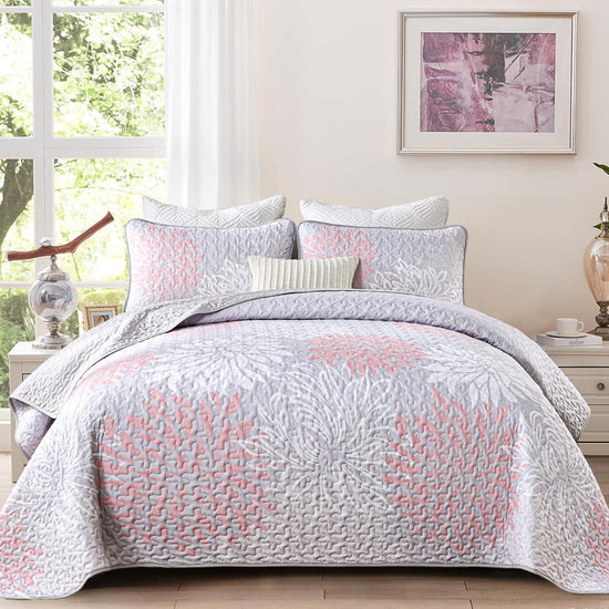 Mosaic Quilted coverlet and pillowcovers set: Unique Patchwork Design-Queen