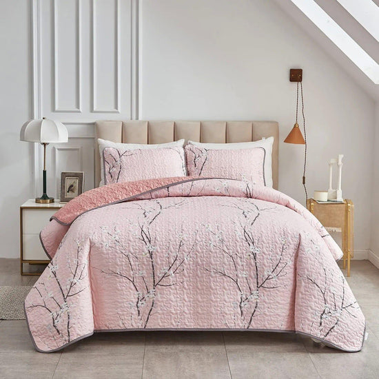 Versatile Quilted Coverlet and Pillowcases Set: Adapts to Every Season-Queen