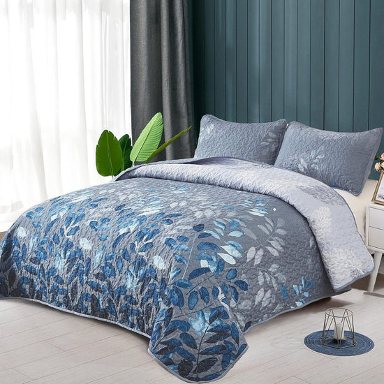 Nostalgic Quilted coverlet and pillowcovers set: Classic and Timeless-Queen