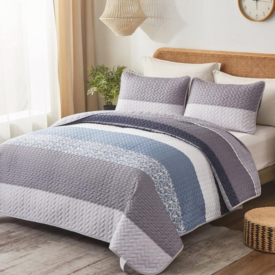 Ornate Quilted Bedspread and Pillowcases Set: Beautifully Crafted for Luxury-Queen