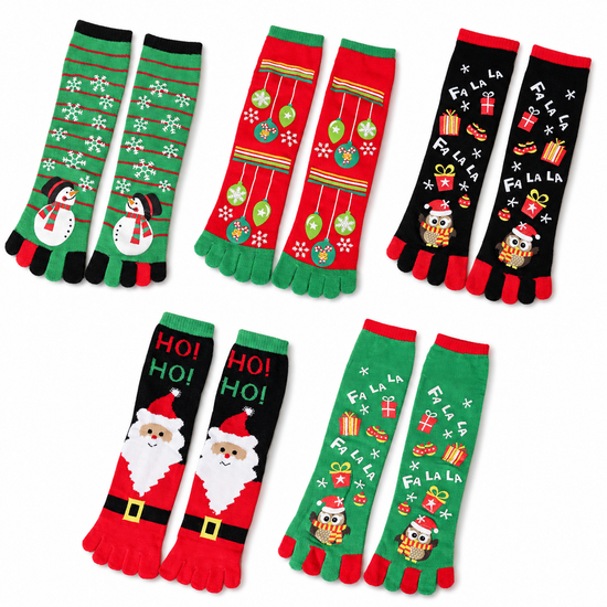 Penguin Christmas tabi socks with gift tower design, women&