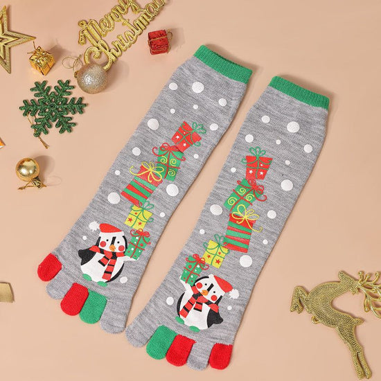 Penguin Christmas tabi socks with gift tower design, women&