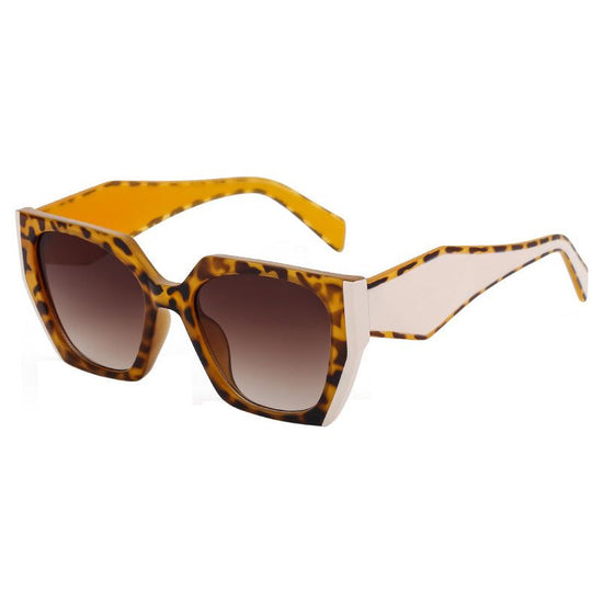 Tortoiseshell Oversized Sunglasses | UV400 Retro Chic Eyewear for Women