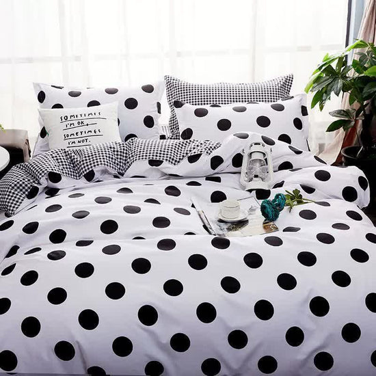 Black Polka Dot Premium Three-Piece Bedding Set - Comfortable Polyester with Adjustable Corner Straps (Quilt Cover 265*230CM + Pillowcase 51*76CM*2)