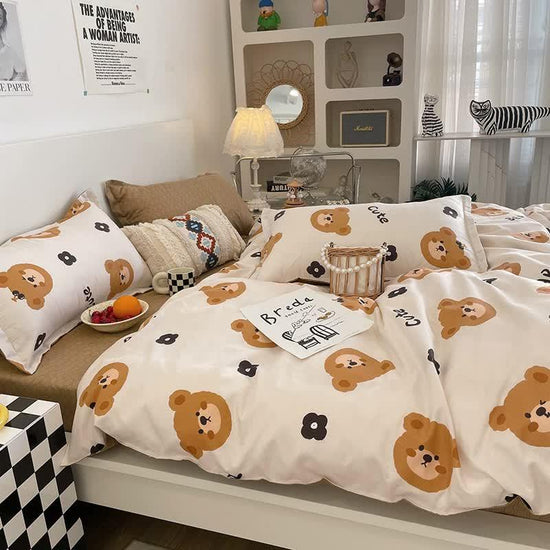 Cartoon Bear 4-Piece Bedding Set with Comforter and Pillowcases for Kids - Soft and Cute Bed Linen (Comforter 150x200cm, Bed Sheet 200x230cm, Pillowcases 48x47cm)