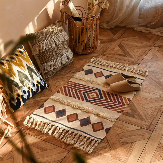 Handwoven Cotton Tassel Floor Rug for Bedroom or Living Room|Soft, Modern Geometric Design,60x90cm