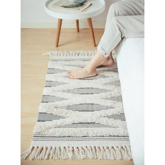Handwoven Cotton Tassel Floor Rug for Bedroom or Living Room|Soft, Modern Geometric Design,60x90cm