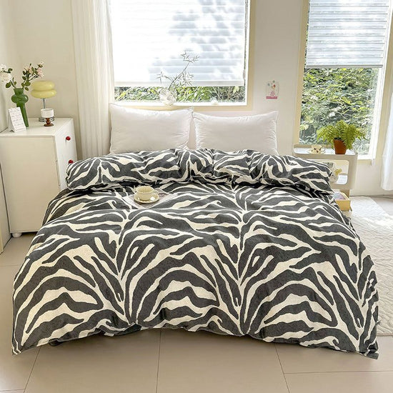 Leopard Duvet Cover - 3 Piece Bedding Set (with Corner Ties)Quilt cover 230cm x 265cm, pillowcase 51 x 92cm