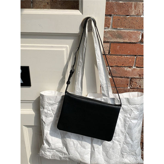 Black Minimalist Flap Shoulder Bag-Elegant Women&