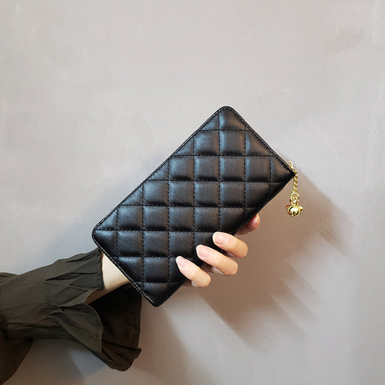 Black-Checkered Women&