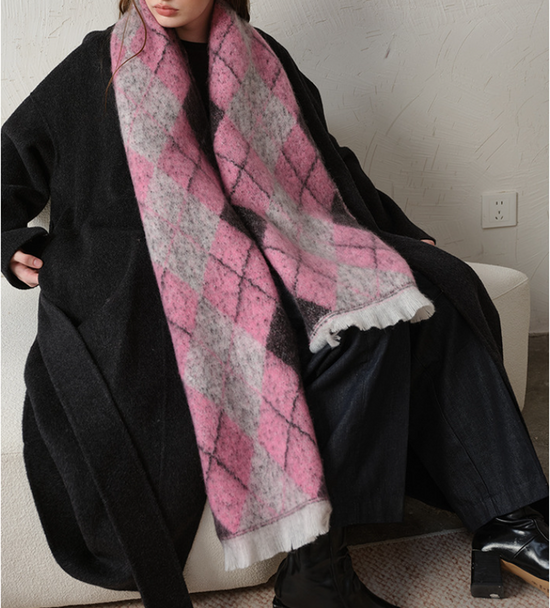 (Black+Pink)Two-Tone Argyle Pattern Scarf - Ladies&