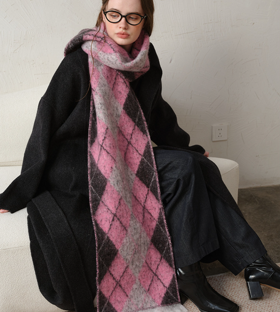 (Black+Pink)Two-Tone Argyle Pattern Scarf - Ladies&