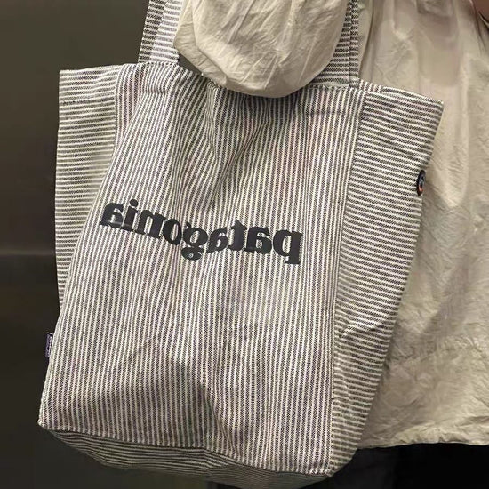 Minimalist Vertical Striped Canvas Tote Bag for Casual Outings (28x35x15cm)