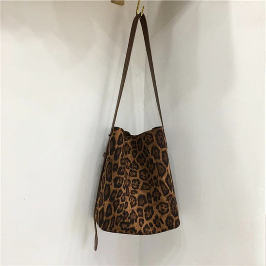 Big leopard Print Vintage Leopard Suede Bucket Bag for Women with Crossbody Strap