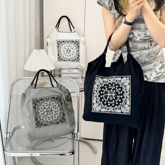 Printed Canvas Tote Bag - Water-Resistant, Large Capacity Shoulder Bag with Intricate Pattern(Dark grey datura flower)
