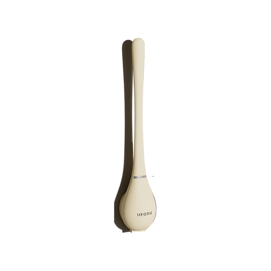 Cream white baseball-shaped toilet brush 8cm * 42.5cm