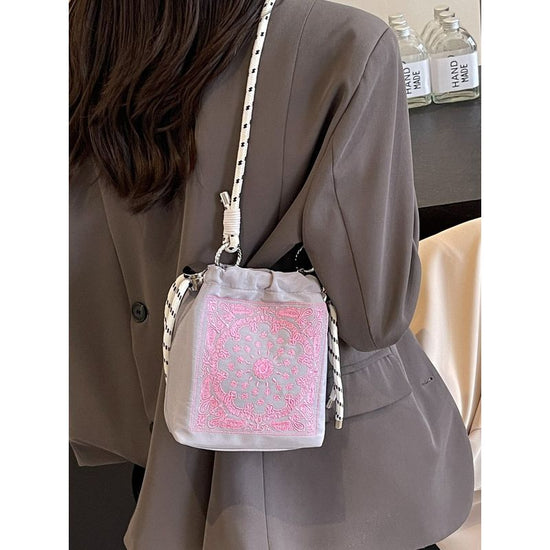 Chic Drawstring Bucket Bag with Intricate Print - Adjustable Rope Strap, Lightweight Fabric(Khaki)