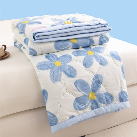 Lightweight Reversible Summer Quilt - Soft, Breathable & Machine Washable Comforter(150x200cm blue flowers)