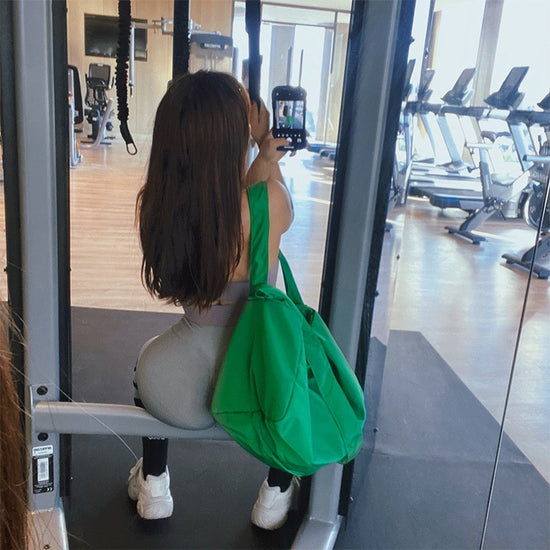 Green Large-Capacity Nylon Sports Fitness Bag(42x27x23cm) - Multi-functional Yoga Training & Travel Duffel, Waterproof Solid Color