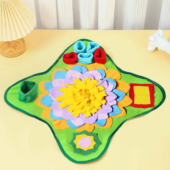 Green 48x48CM Durable Felt Cloth Pet Puzzle Sniffing Mat - Mental Stimulation & Slow Feeding Pad