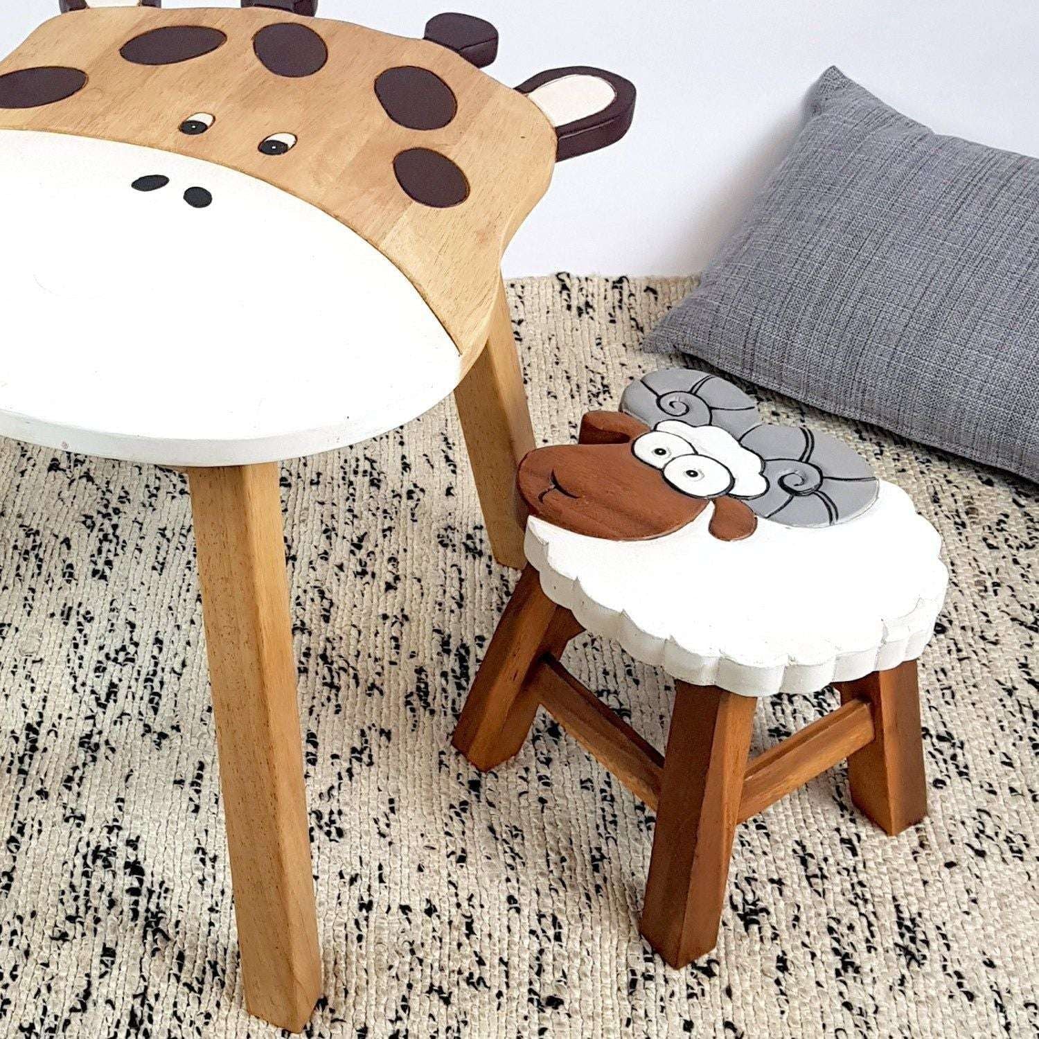 Giraffe Table + 2 Stools Set