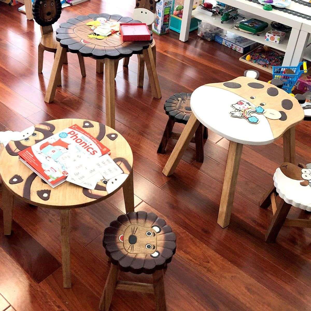 Lion Table Chairs Set