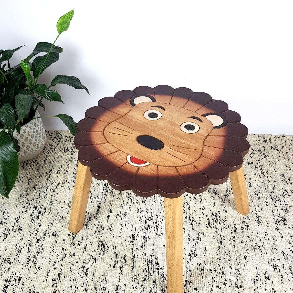 Lion Table Chairs Set